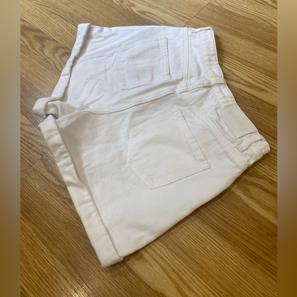 MISGUIDED White high waist shorts size small //4 EUC - Picture 7 of 14